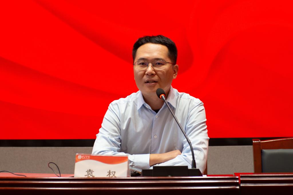永利总站ylzz55首期“班墨大讲堂”开班暨“劳模工匠进校园”专题报告会06.jpg