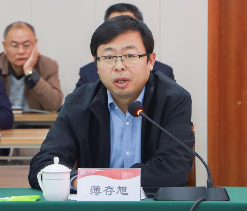 20241121永利官网召开师范类专业认证现场考查专家见面会 (2).jpg